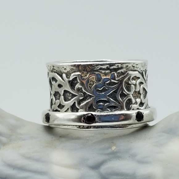 Didae Sterling Spinner Band Ring with Garnets Size 7 ⬇️PRICE DROP⬇️ - Picture 8 of 16